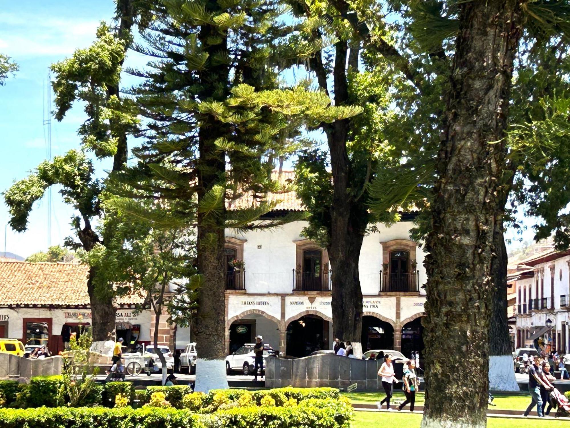 Hotel Mansion Iturbe Patzcuaro Luaran gambar