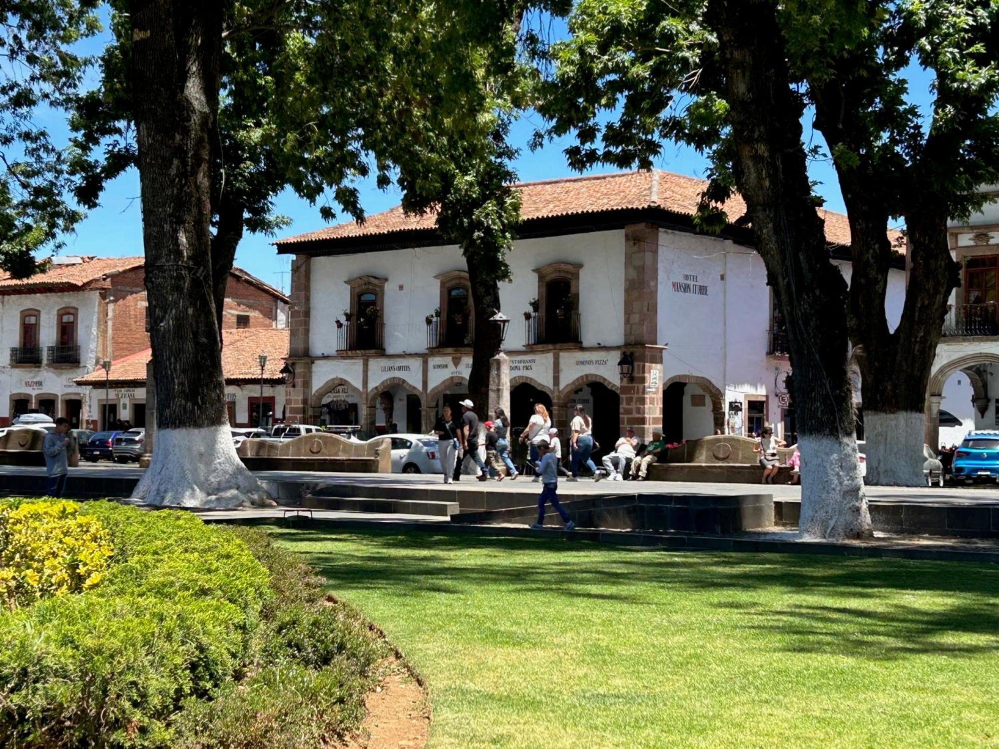Hotel Mansion Iturbe Patzcuaro Luaran gambar